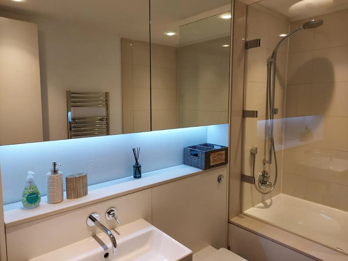 Quartermile Luxury Landing Apartment Edinburgh